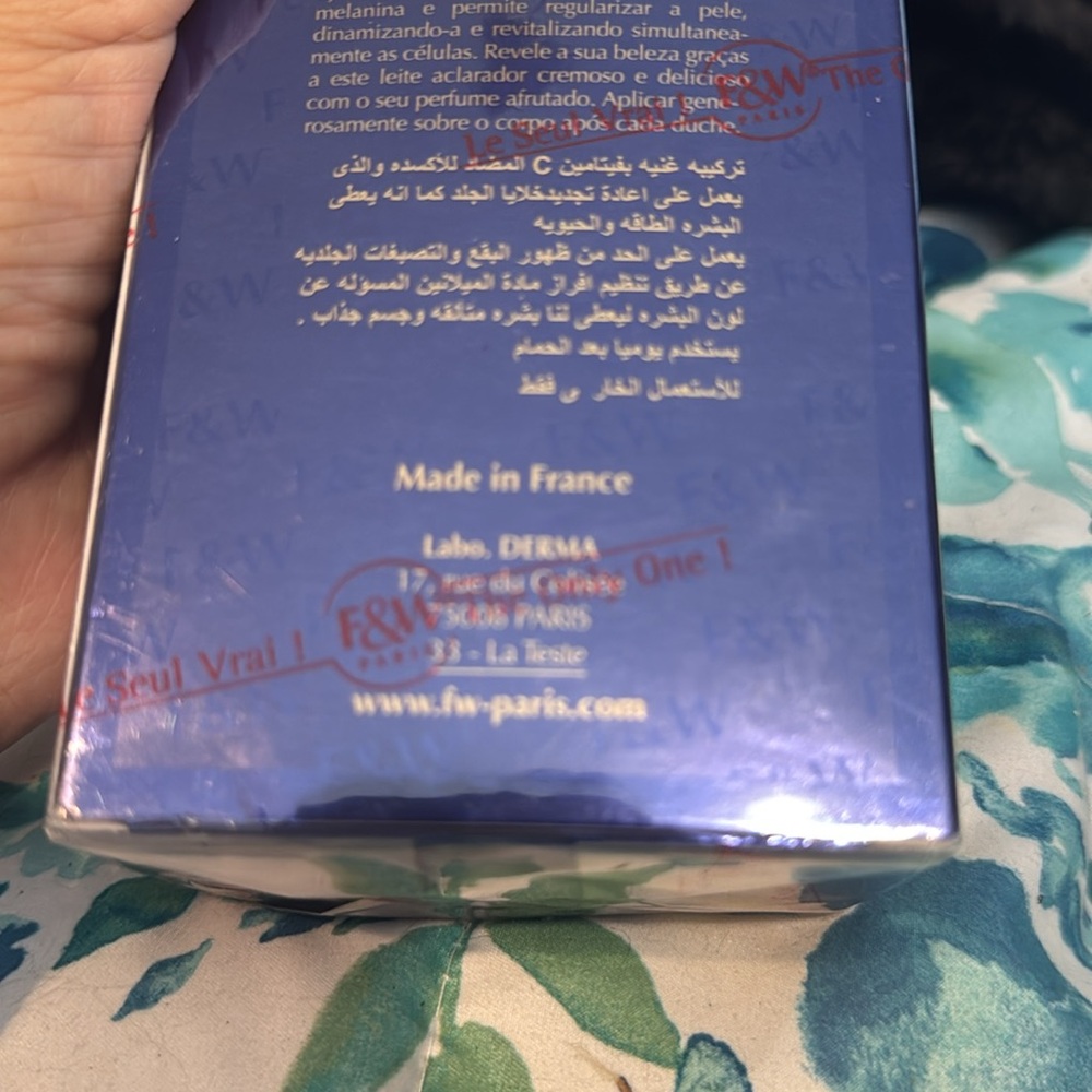 NIP 4 PARIS Fair & White LAIT Power C Whitenizer Body lotion 500ml 17fl oz OSR - Picture 5 of 6